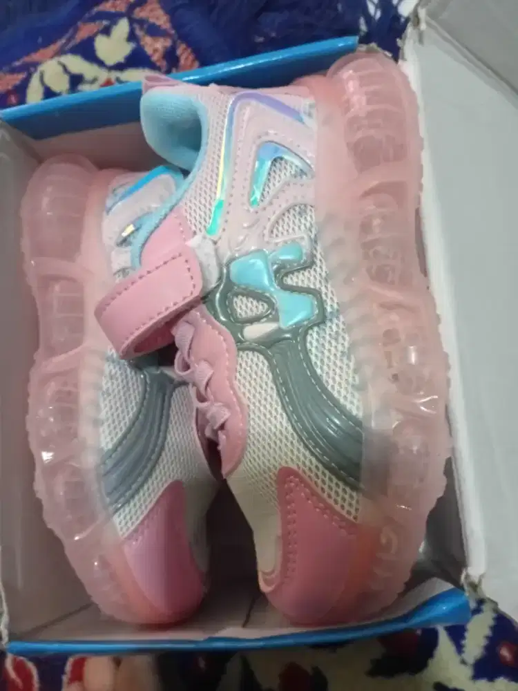 Dijual cepat sepatu anak perempuan