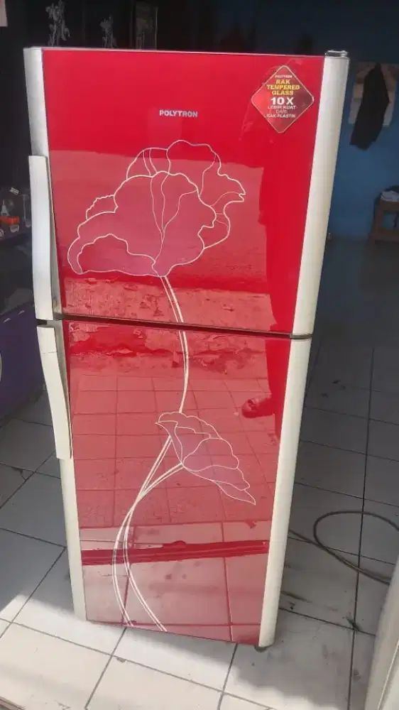 Dijual murah kulkas 2pintu merek POLYTRON mesin ORI rak Lengkap semua
