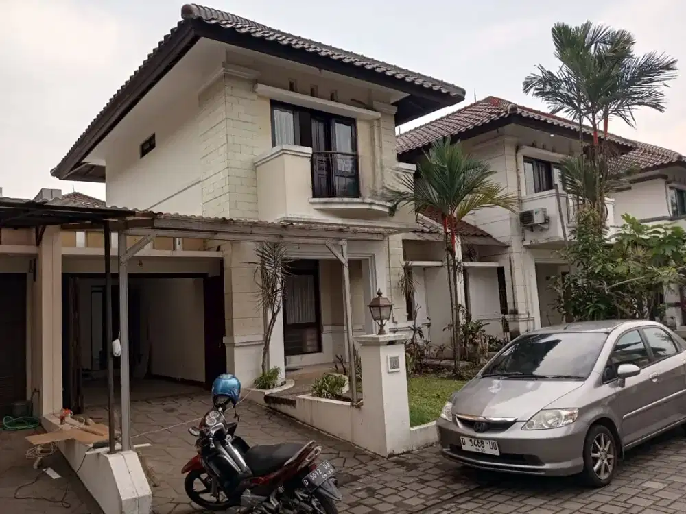 Disewakan Rumah di Kota Baru Parahyangan, 2 Lantai Tatar Wangsakerta