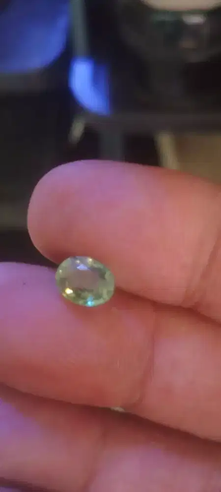 Demantoid green garnet 1,58 crat