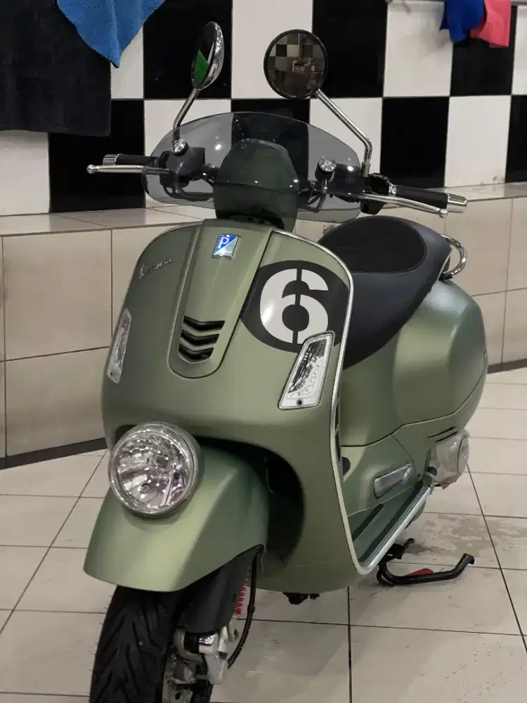 Vespa Sei Giorni 300cc Hijau km78-Collector's Item,like New!