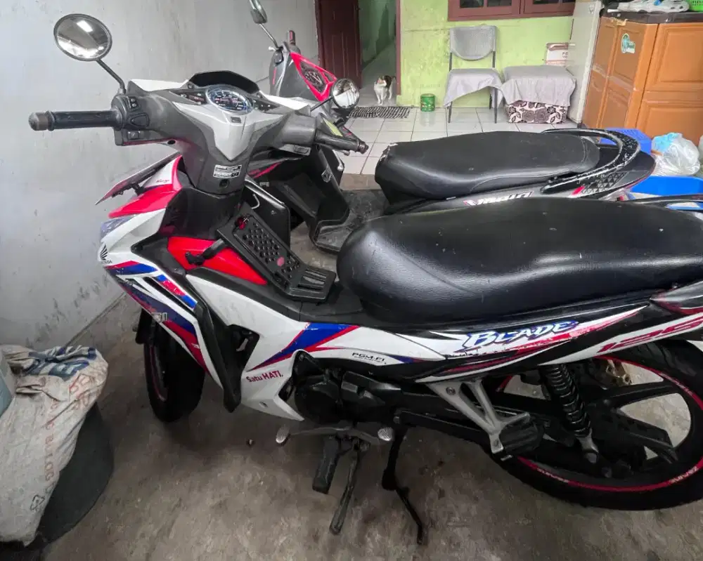 Dijual Cepat Honda Blade 2015