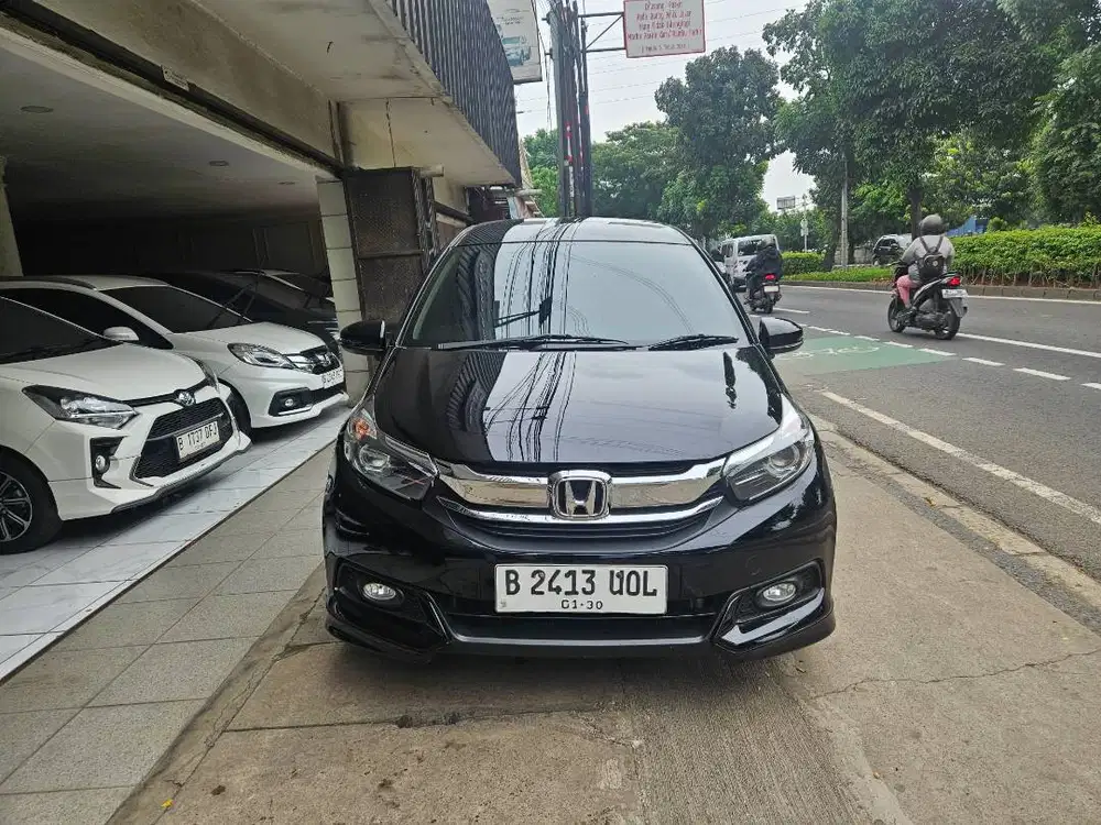 Honda Mobilio 1.5 E Tahun 2015 Hitam AT