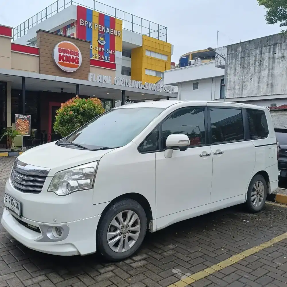 Toyota Nav1 V Limited 2015