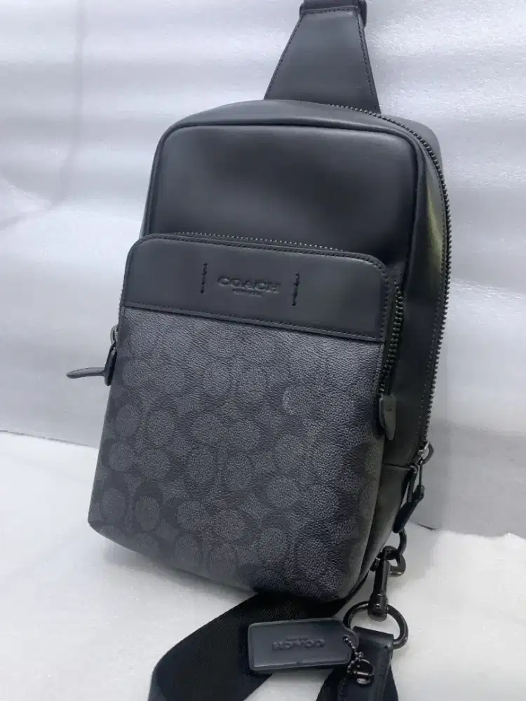 Coach Gotham Pack in Signature Canvas