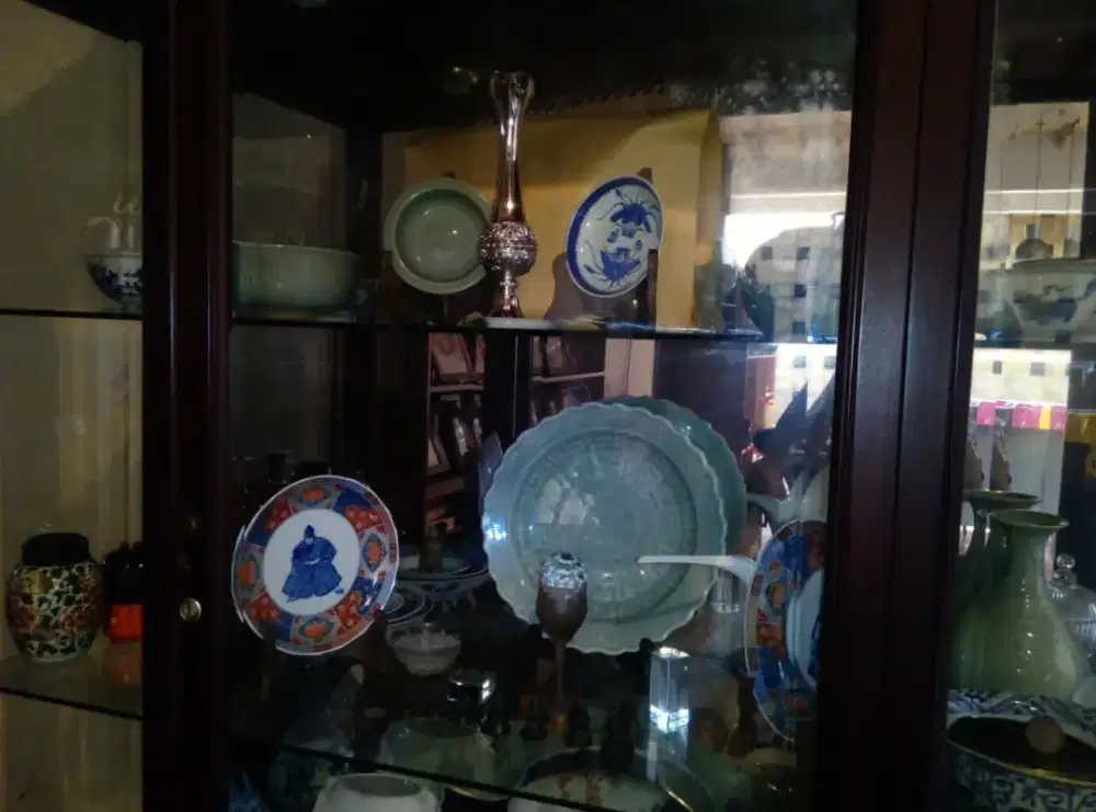 Piring Antik / Antiques