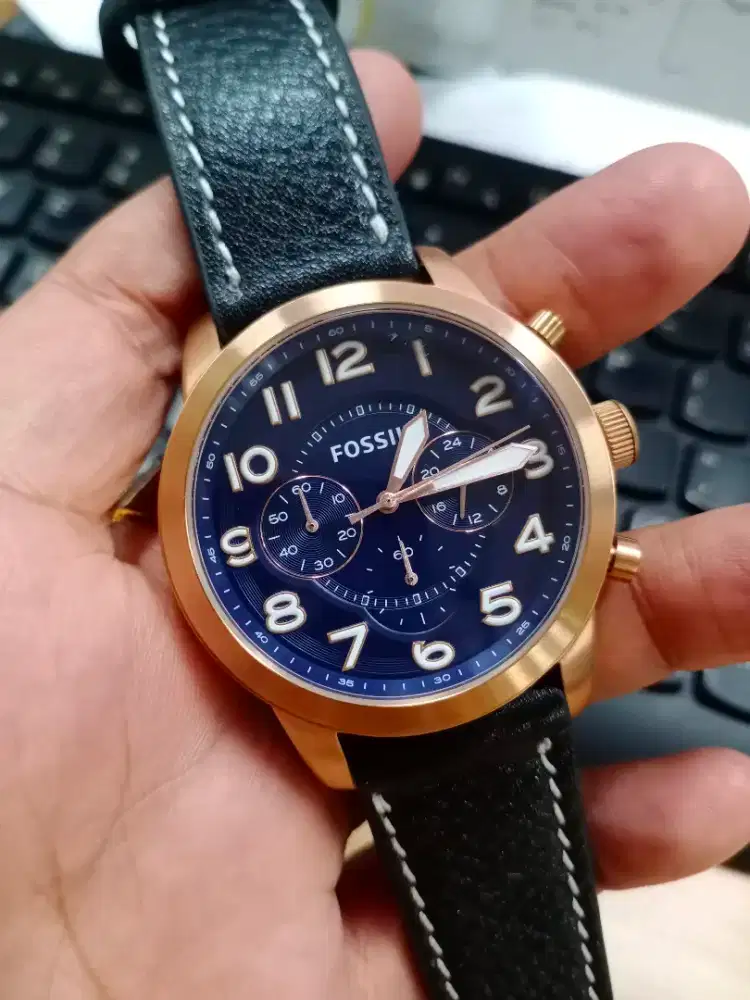 Jam Fossil original rose gold