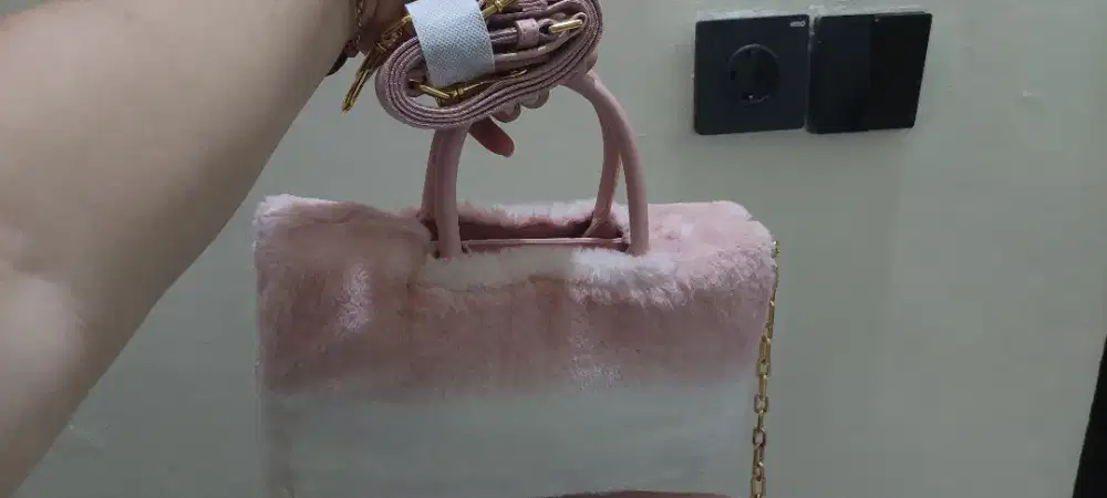 Preloved Tas Charles and keith