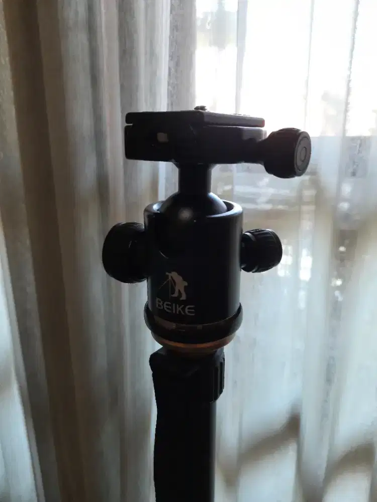 Tripd Kamera Profesional Beike 666