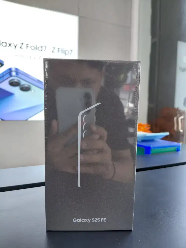 SAMSUNG S25 FE FREE BUDS CORE