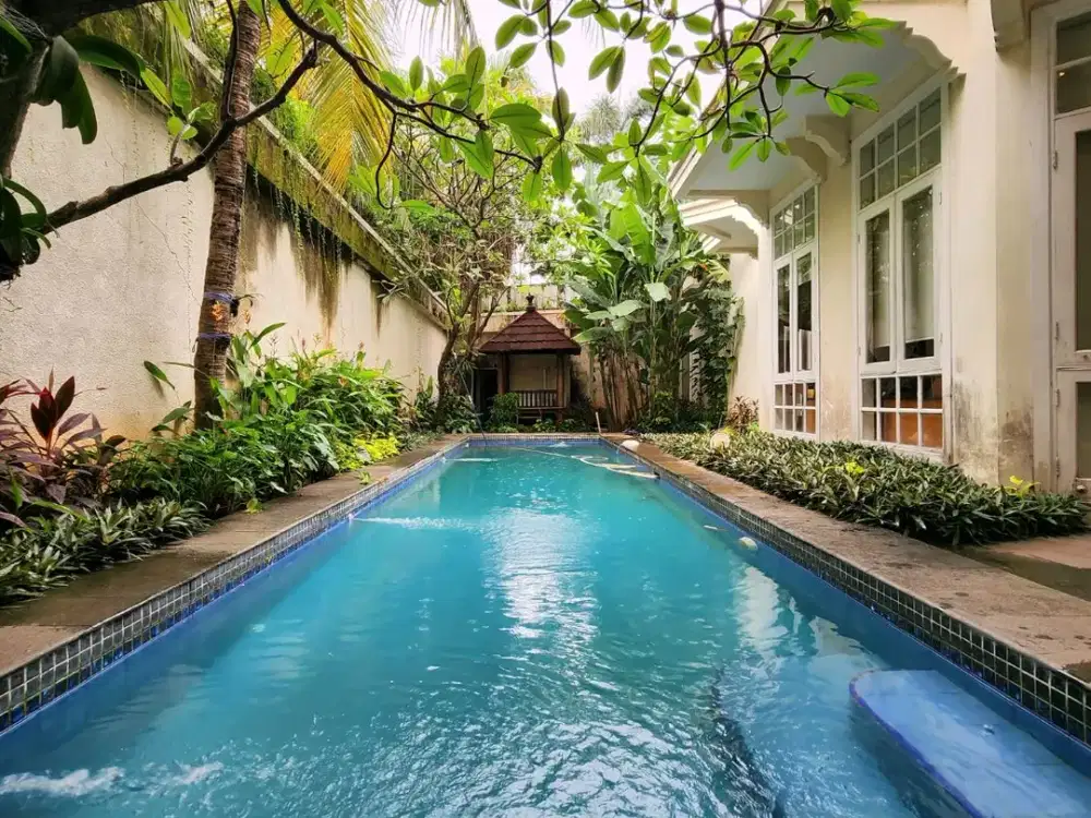 Modern Classic House 2 Lantai with Private Pool – Siap Huni & Terawat di Cilandak Ampera (LT 575 m² | LB 600 m²)