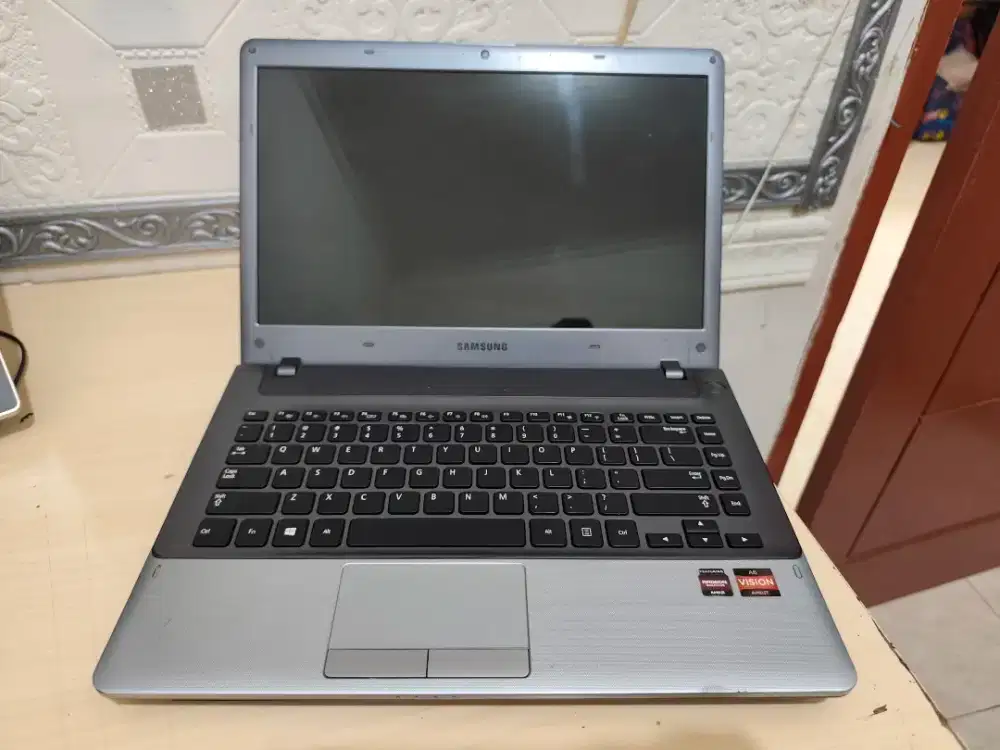Laptop Samsung NP355V4X AMD A6 4400M Rusak Untuk PARTS 2Unit
