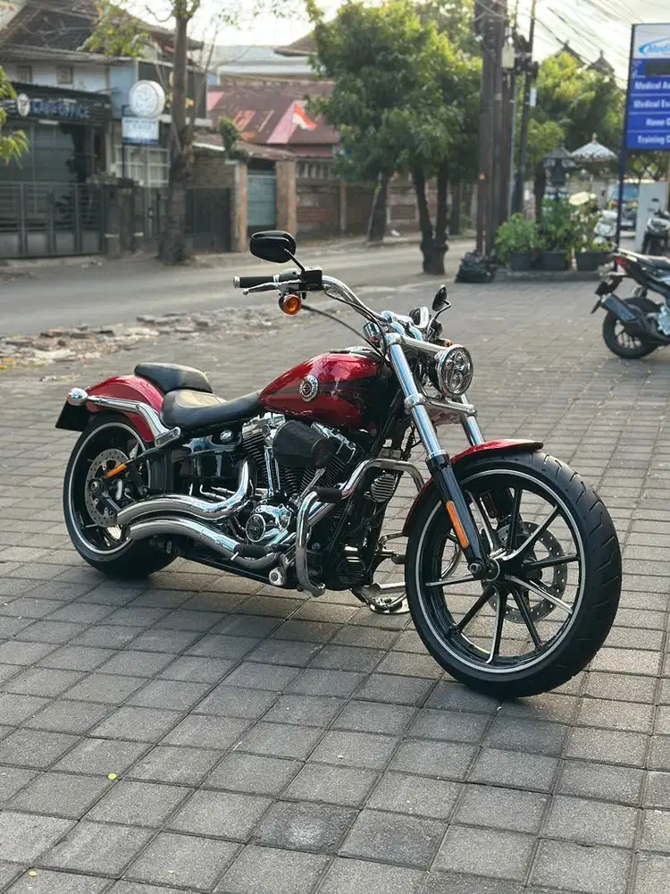 H-D Softail Breakout 103Ci FP Mabua simpanan odo 1rb asli like new