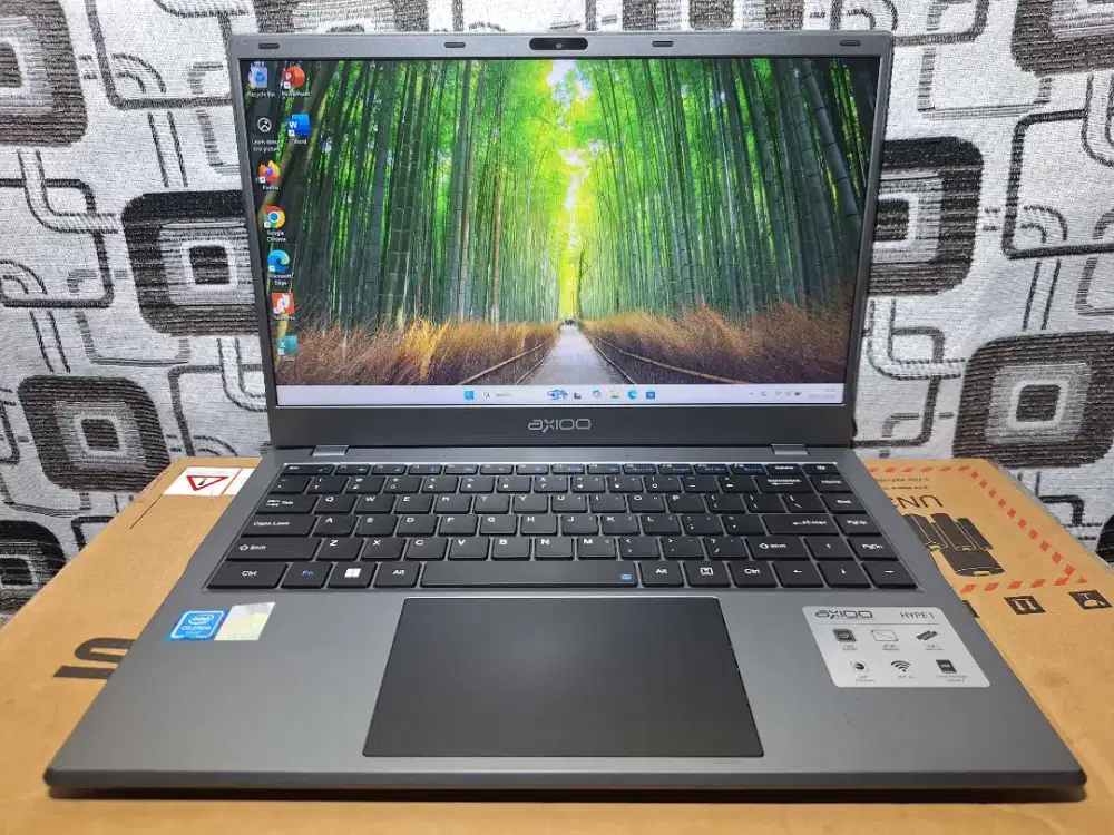 Laptop Axioo Hype 1 x JKT 48 slim bazelless komplit fullset