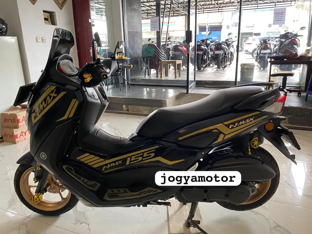 (B) yamaha nmax connected abs 2023