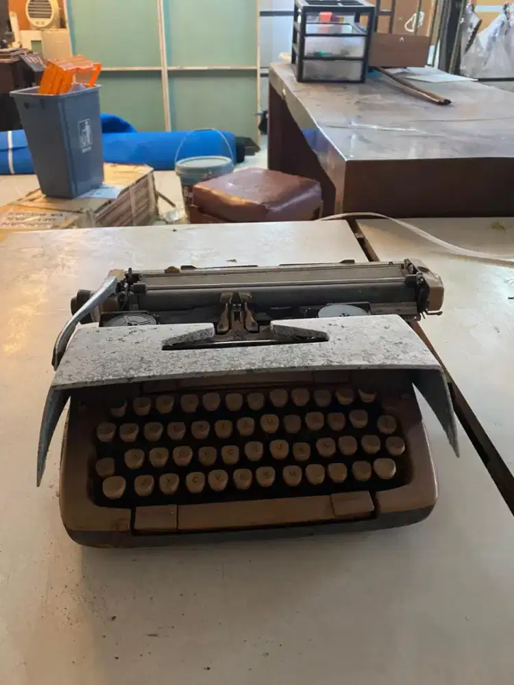 VINTAGE MESIN TIK SCM SMITH CORONA