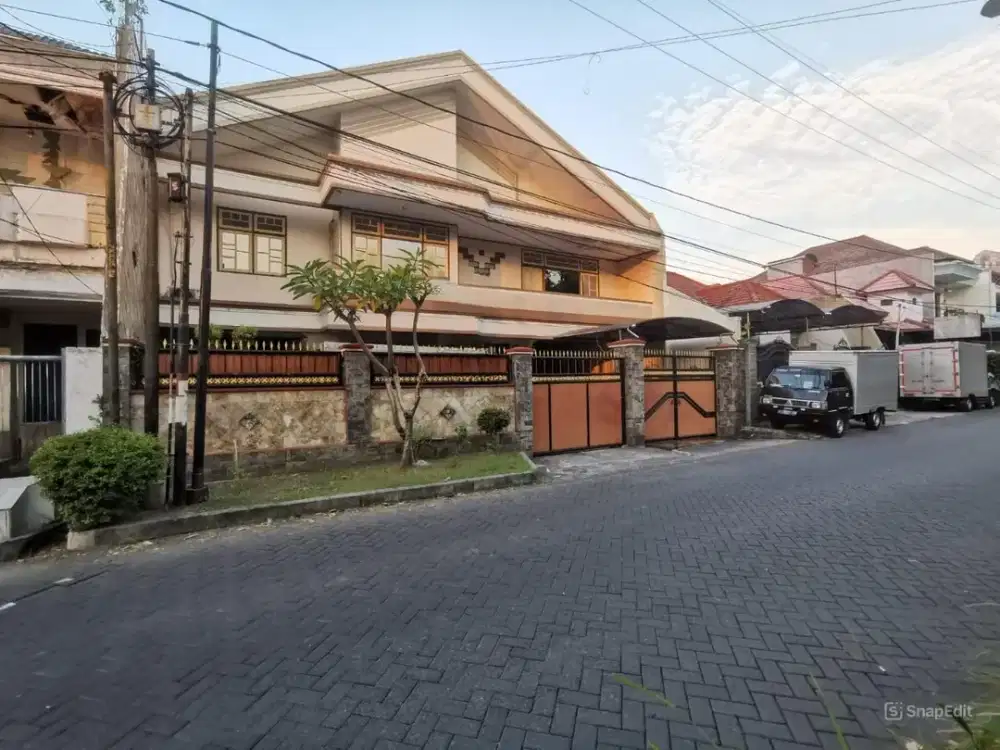 DiJual rumah Darmo permai surabaya  Daerah usaha super strategis  Lokasi dekat usaha showroom mobil,OYO, kos kosan dan usaha lainnya