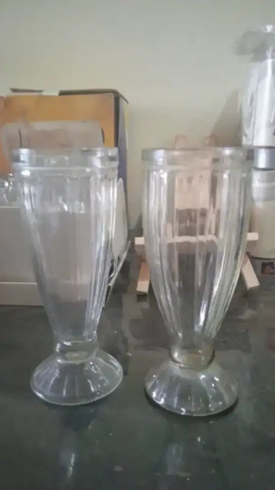 Dijual gelas jus tebal ukuran 19cmx7,5cm ada 15 pcs harga satuan 5rb