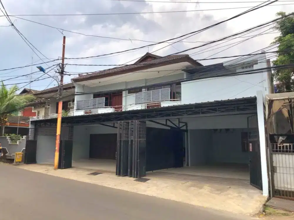 Dijual Rumah / Ruko / Showroom Lokasi di Duren Sawit Jakarta Timur.