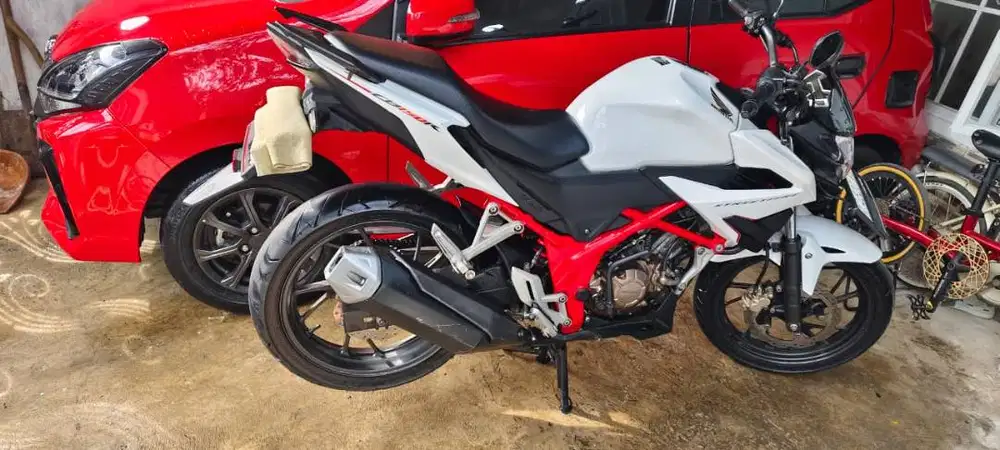 Jual motor CB 150 R th 2019 Surat surat lengkap