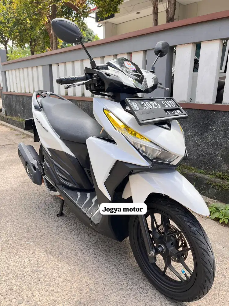 (B)Honda Vario 150 cc tahun 2016