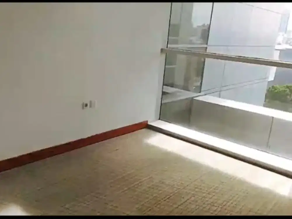 SEWA KANTOR DI JAKARTA PUSAT KEMAYORAN  187M2  FITTED  110K NEGO