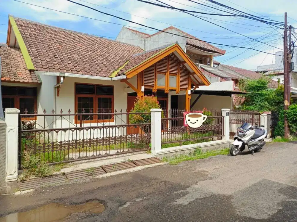Disewakan rumah Suryasumantri sebrang kampus maranata Bandung