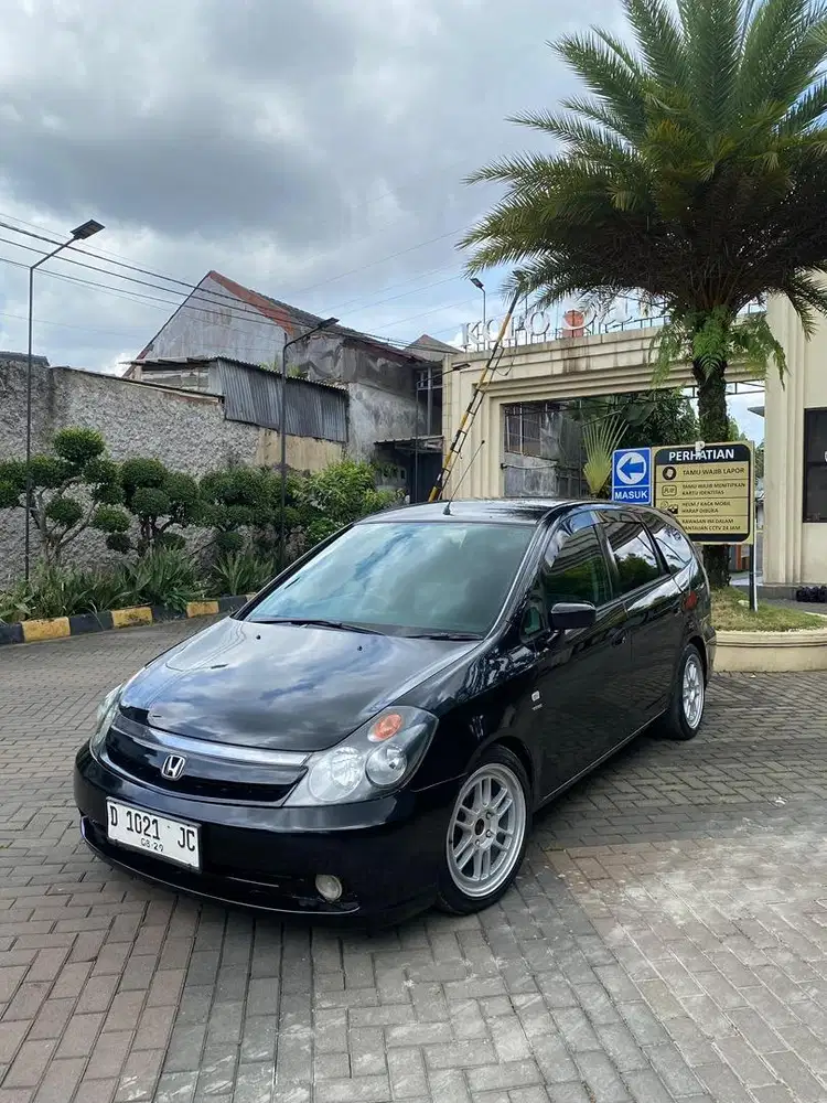Honda Stream Facelift 1.7 2006 Matic