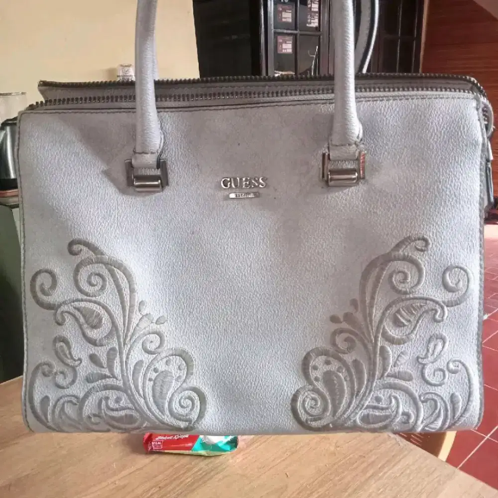 PRELOVED Tas Guess Arianna Medium Hand Bag, Bagus, COD Cijantung dsk