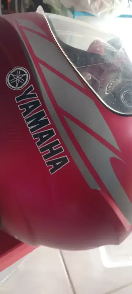helm yamaha full face masih bagus