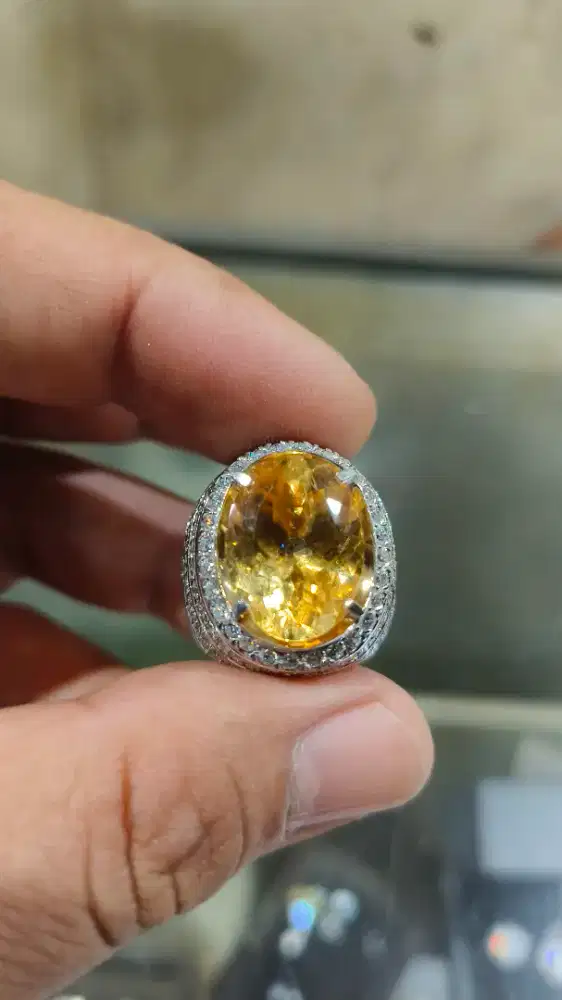 Natural citrien (yellow kanari)