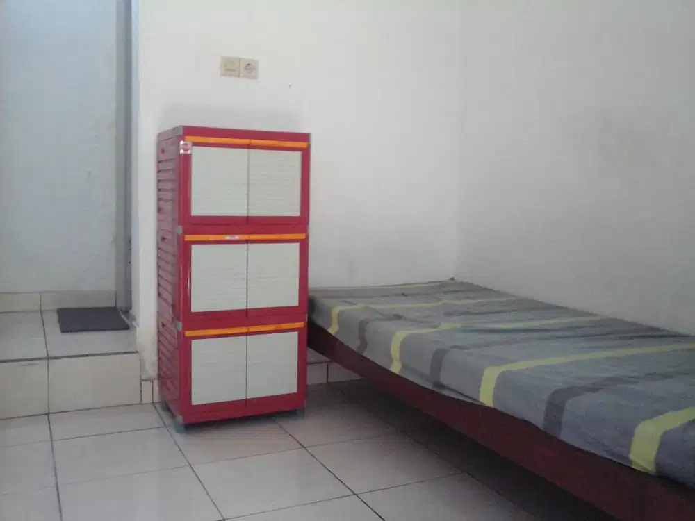 Kos Non-AC Biasa Murah di Perumahan REWWIN