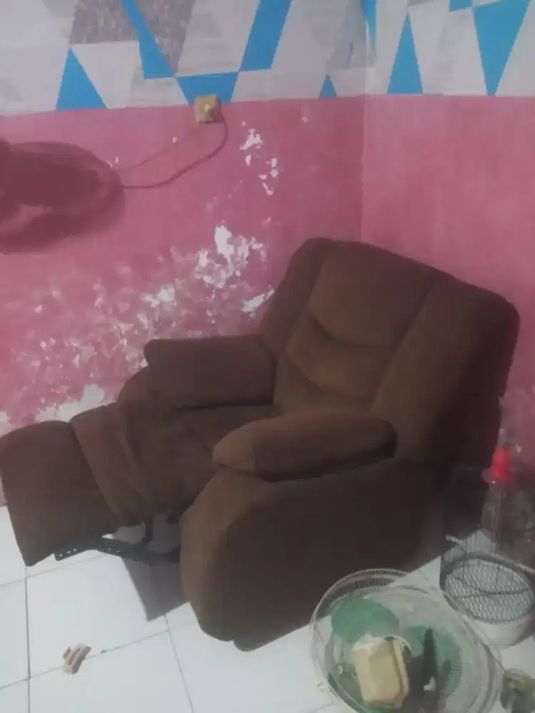 sofa recliner kondisi bagus
