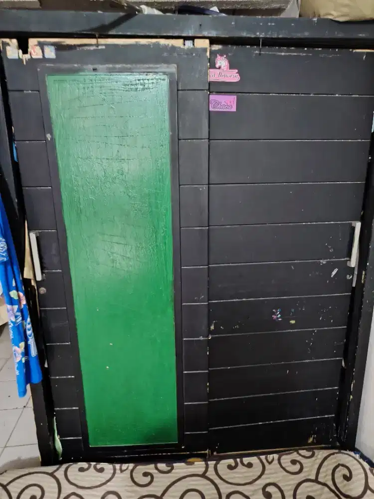 Lemari Slide Kayu Model Geser