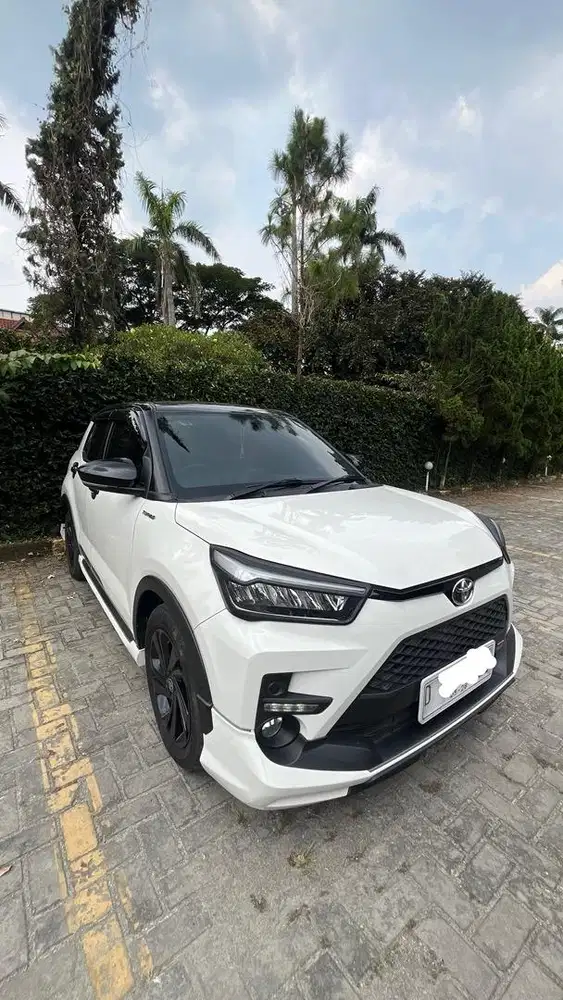 Toyota Raize GR Two Tone 1.0 Turbo