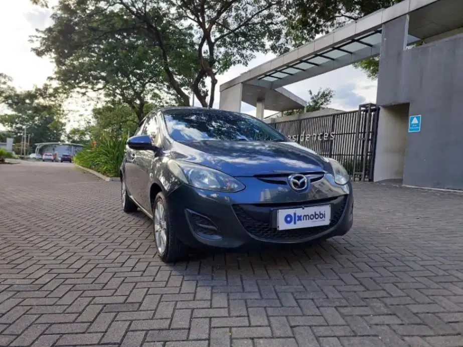 LOW DP Mazda 2 1.5 V Bensin-MT 2013 UMF