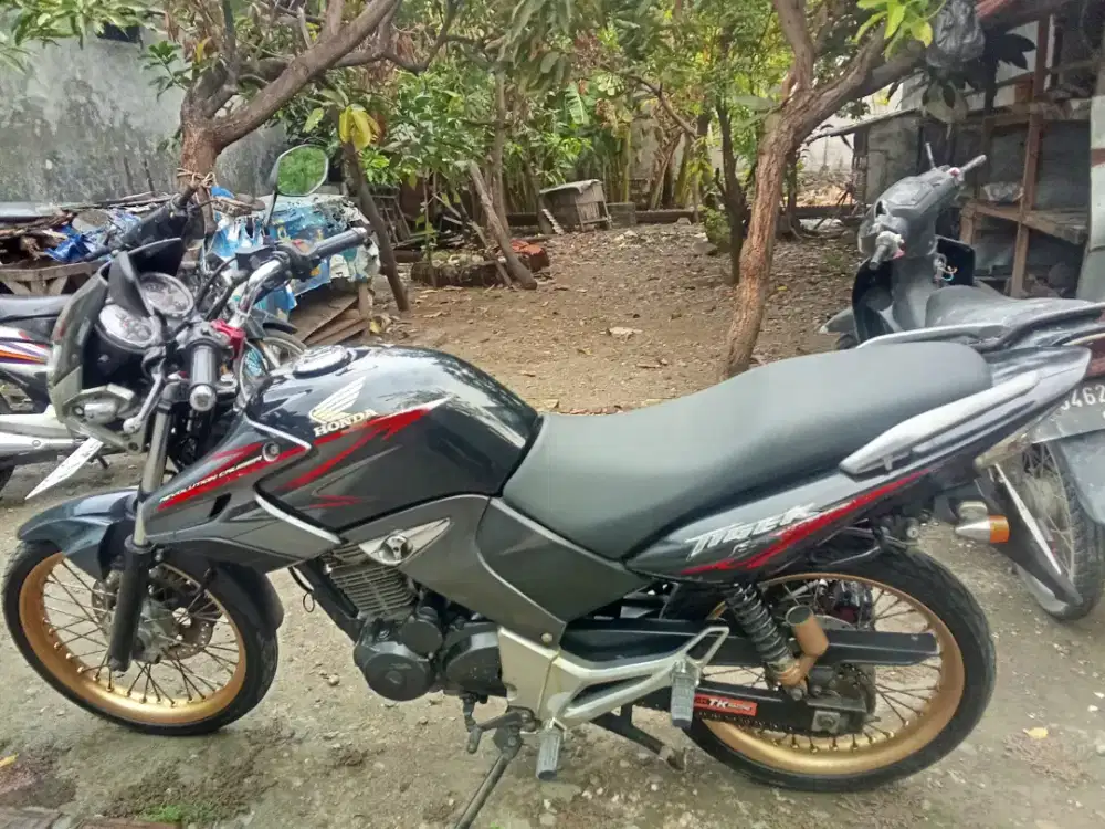 Honda Tiger 2013 plat AG Kediri