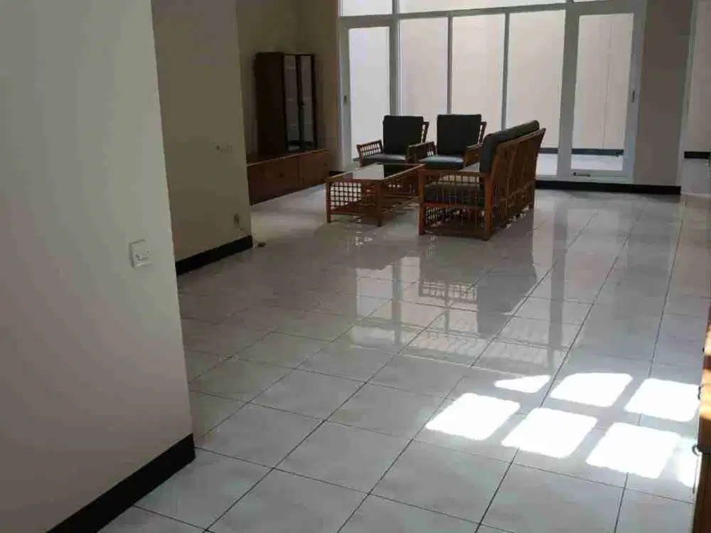 Disewakan Rumah 2 lantai Nyaman Siap Huni di Perumahan Mekar Wangi Bandung Kota