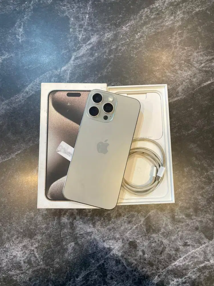 IPHONE 15 PRO MAX 512 GB second ibox kondisi bagus