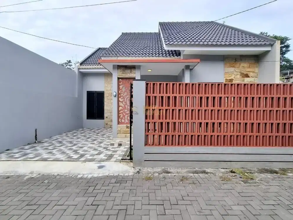 RUMAH SIAP HUNI, TIPE BESAR, DEKAT STADION MAGUWOHARJO SLEMAN