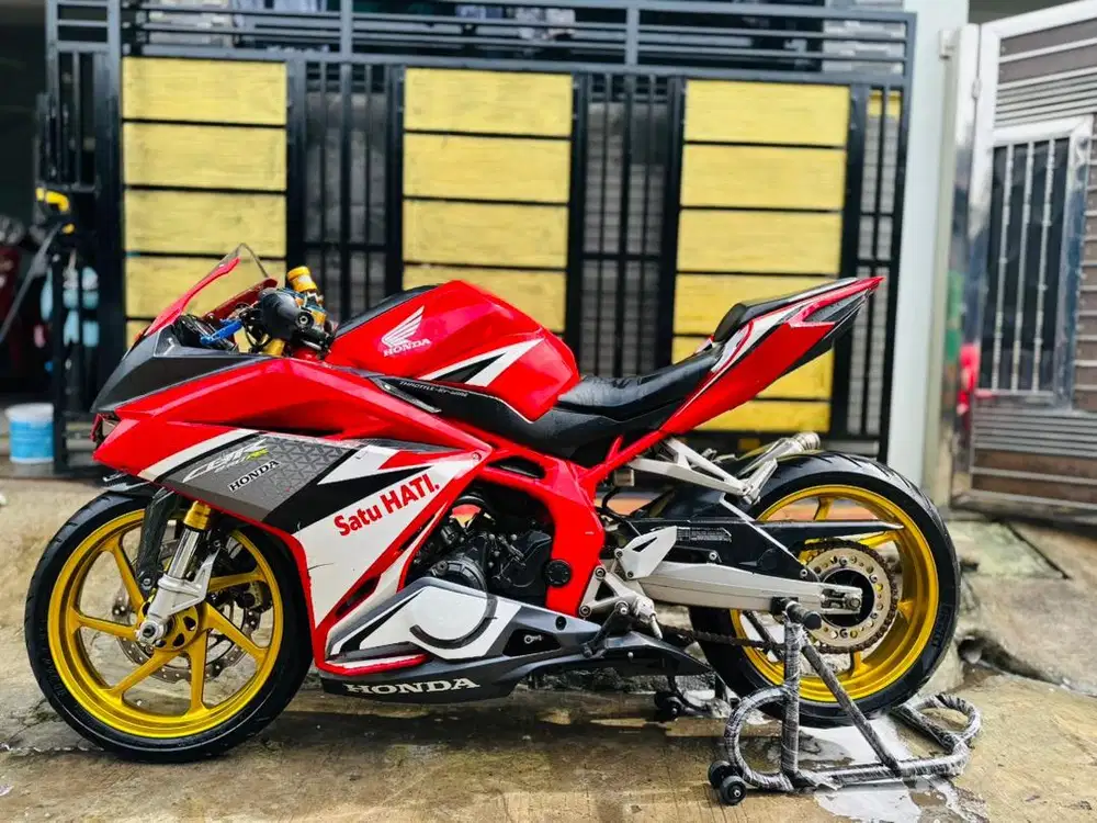 HONDA CBR 250 RR ABS 2017 RED SASIS BISA TT MATIK