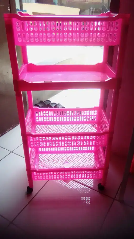 Jual Cepat 2 Buah Rak Plastik,Bisa Nego Sampe Deal Harganya