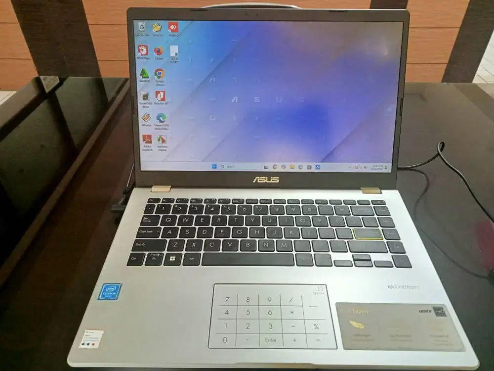 Laptop ASUS E410M bagus terawat
