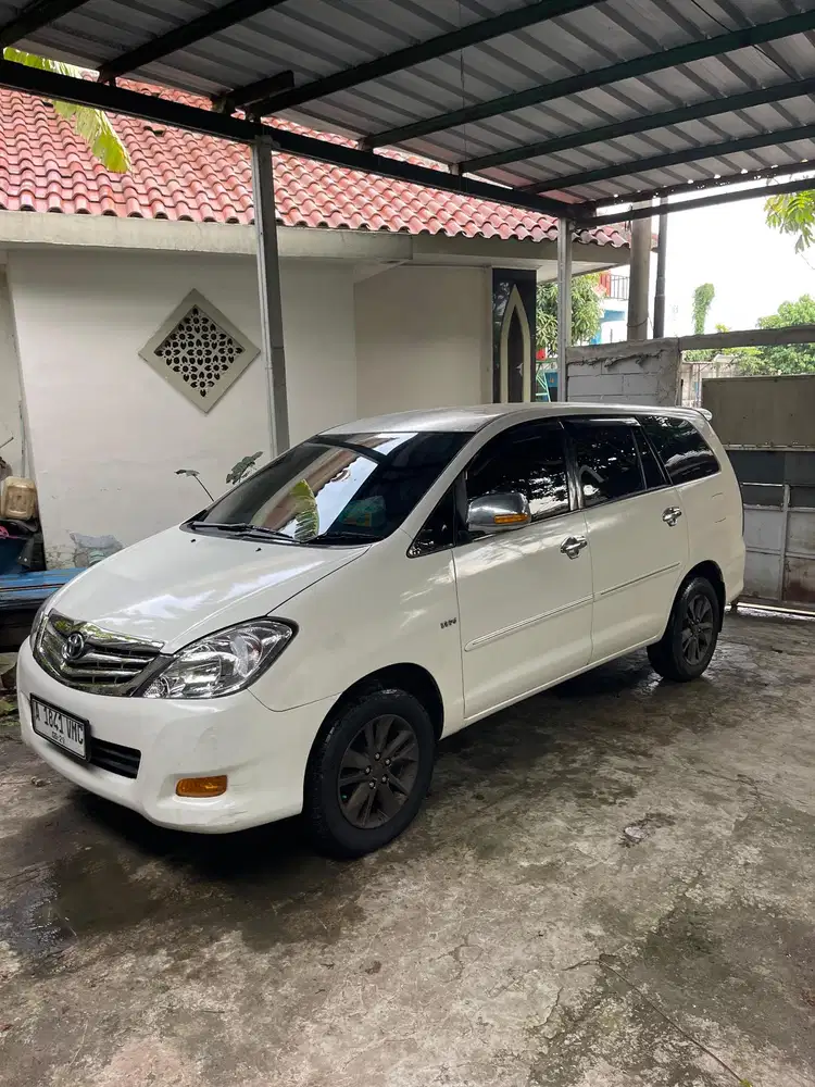 Toyota Kijang Innova 2009 Bensin