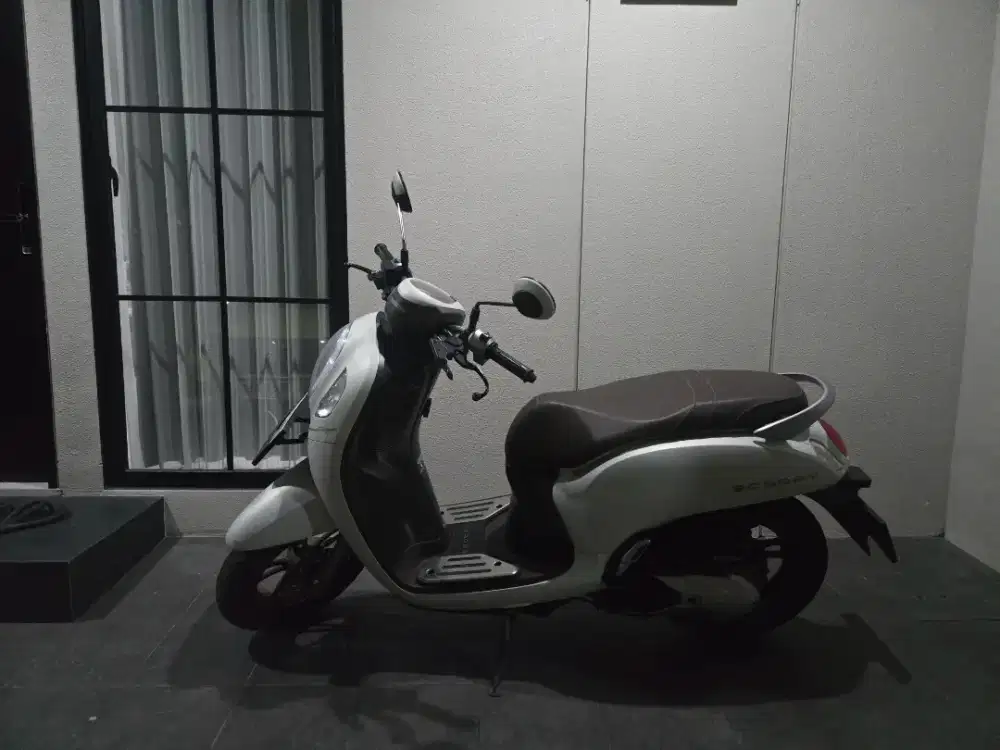 SCOOPY 2023 PRISTIGE MATIC