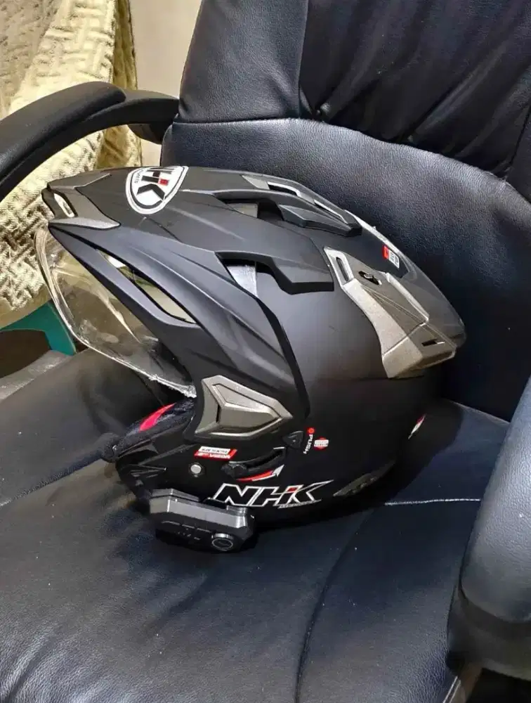 Helm NHK Predator Crypton Solid Black Doff