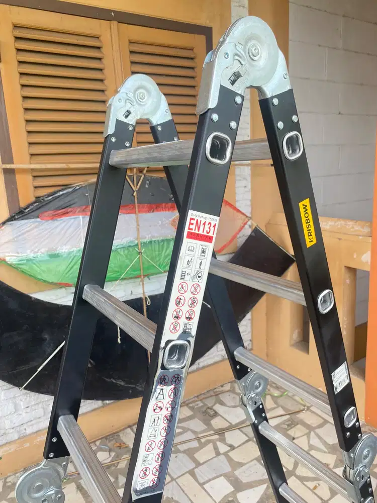 Tangga lipat kokoh krisbow azko masih mulus