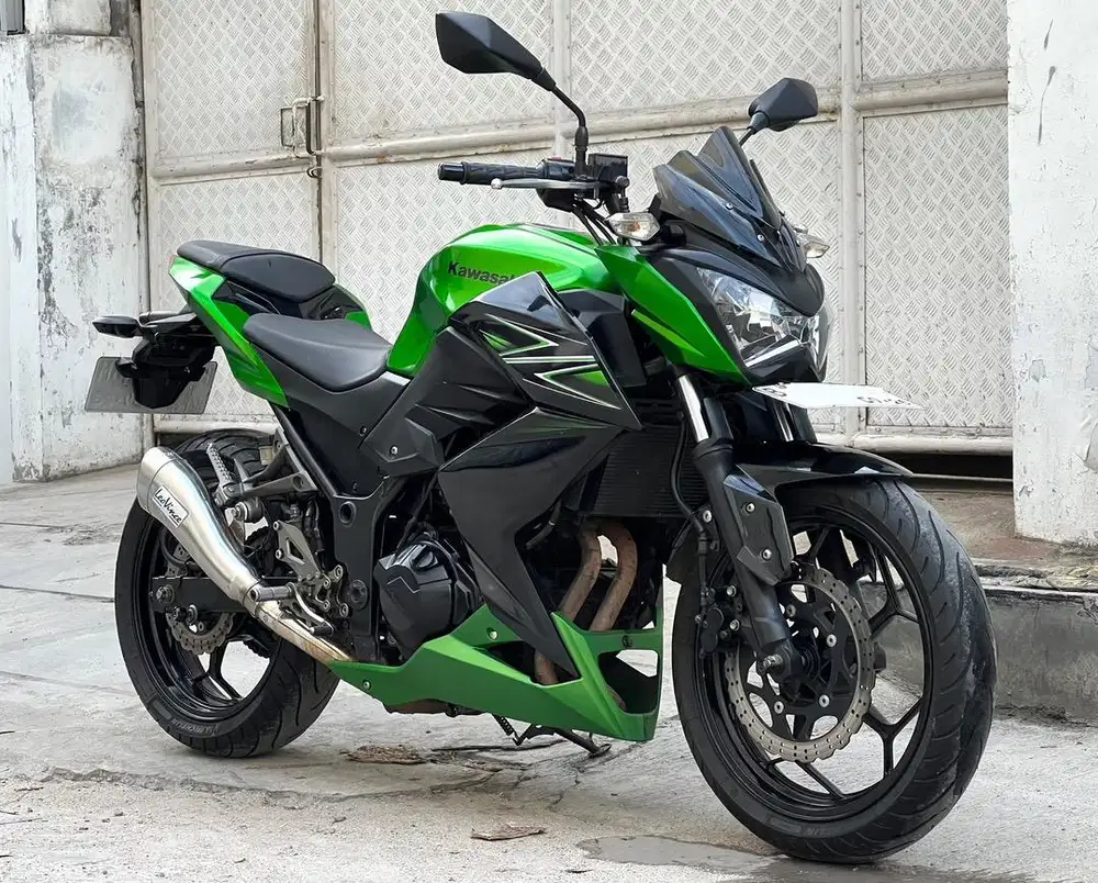 Kawasaki Z250 low KM 19rb 2016 mulus hijau 2 silinder 250 fi ninja