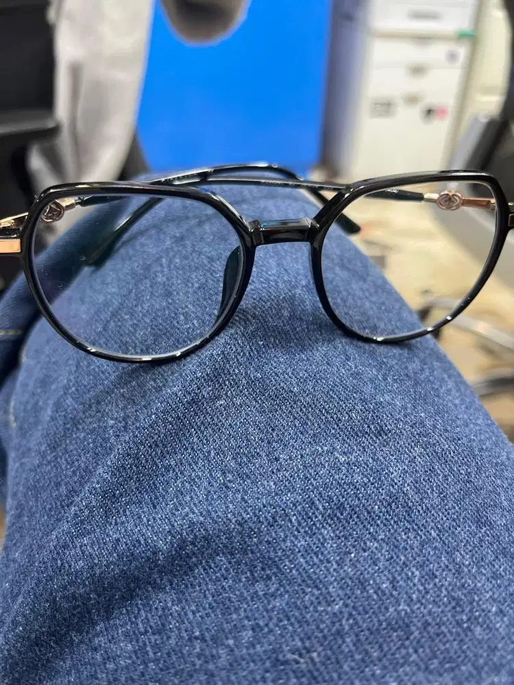 Frame Kacamata - Optik Melawai