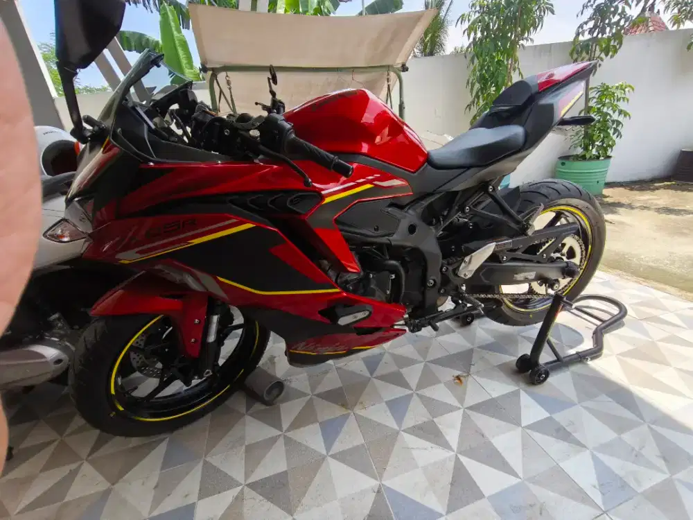 Jual Kawasaki ZX25R merah September 2025